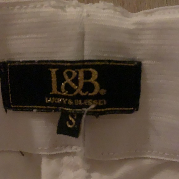 L&b small bell bottom white stretch jean material - Picture 2 of 5